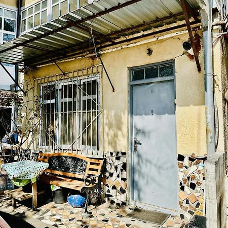 Historical Apartment In City Center Tbilisi Exterior foto